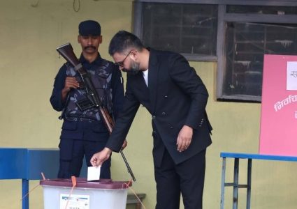 बालेनलाई लिएर झापाका लागि उडेको हेलिकोप्टर काठमाडौंमै फिर्ता