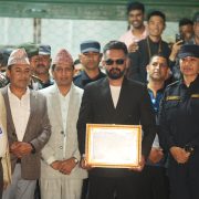 झापा-५ बाट निर्वाचित भएपछि बालेनले बुझे प्रमाणपत्र