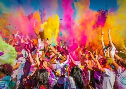 तराईका जिल्लामा आज होली मनाइँदै