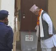 पूर्वप्रधानमन्त्री नेपालद्वारा मतदान