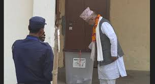 पूर्वप्रधानमन्त्री नेपालद्वारा मतदान