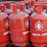 अब प्रति सिलिण्डर आधा ९५५ मा बिक्री वितरण गरिने