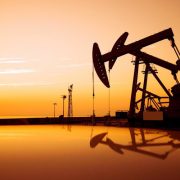 अन्तर्राष्ट्रिय बजारमा कच्चा तेलको मूल्य घट्यो, प्रति ब्यारल ९२ डलरमा ब्रेन्ट