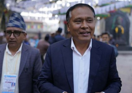 उज्यालो नेपाल पार्टीका अध्यक्ष घिसिङद्वारा मतदान