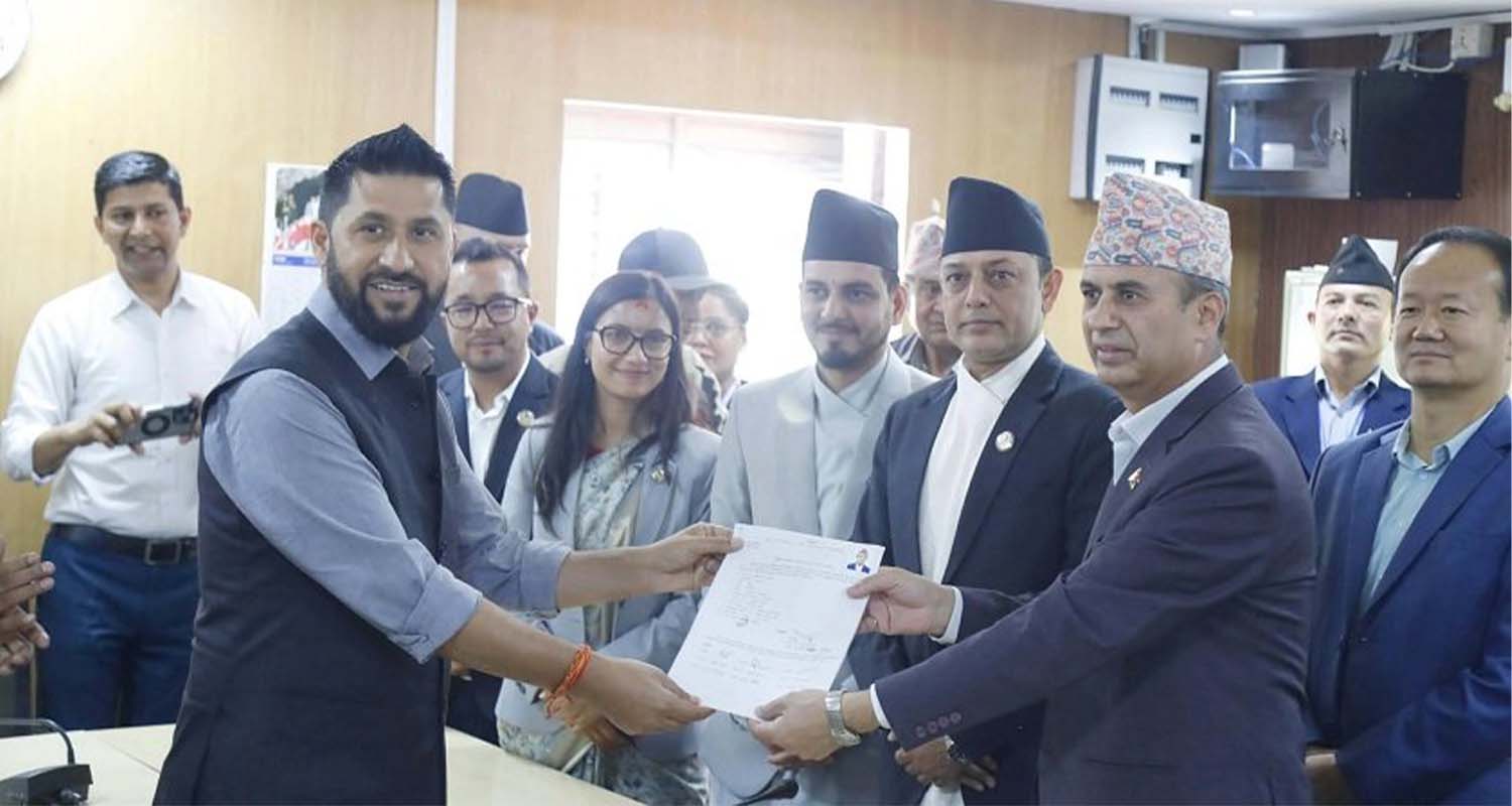 सभामुखका लागि डीपी अर्यालको मनोनयन दर्ता