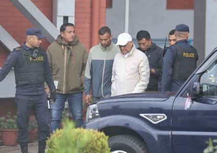 १३ दिनको हिरासत (हस्पिटल) बसाईपछि छुटे ओली