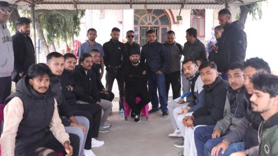 भावी प्रधानमन्त्रीको झापाका स्थानीयसँग भेटघाट सुरु