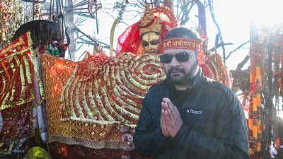 बालेनले गरे पाथीभरा देवीको दिव्य दर्शन