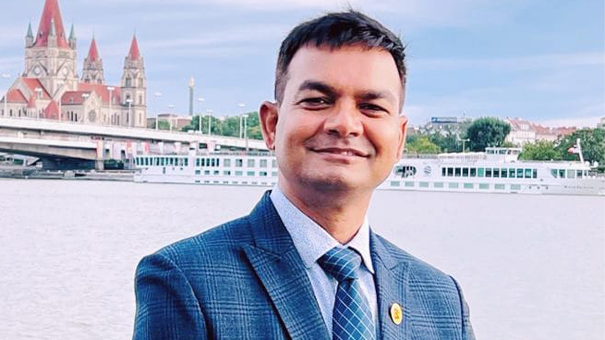 प्रदेशनै नगइकन सचिव कृष्णहरि पुष्कर कर्ण घर गए