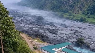 जोखिपूर्ण बन्दै नदी किनारका बस्ती, बुढीगण्डकीले बगायो बस्ती