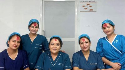 दसैँमा बिरामीको सेवामा अनवरत खटिरहेका स्वास्थ्यकर्मीहरू