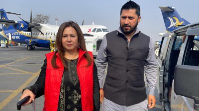 पत्नी निकितालाई साथमा लिएर रवि लामिछाने भारत प्रस्थान