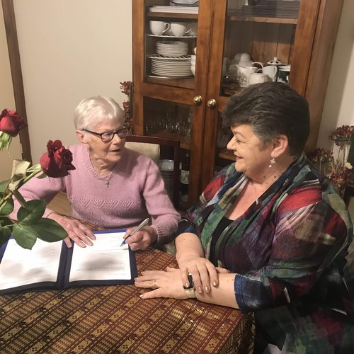 Helen's photo jpg.jpg